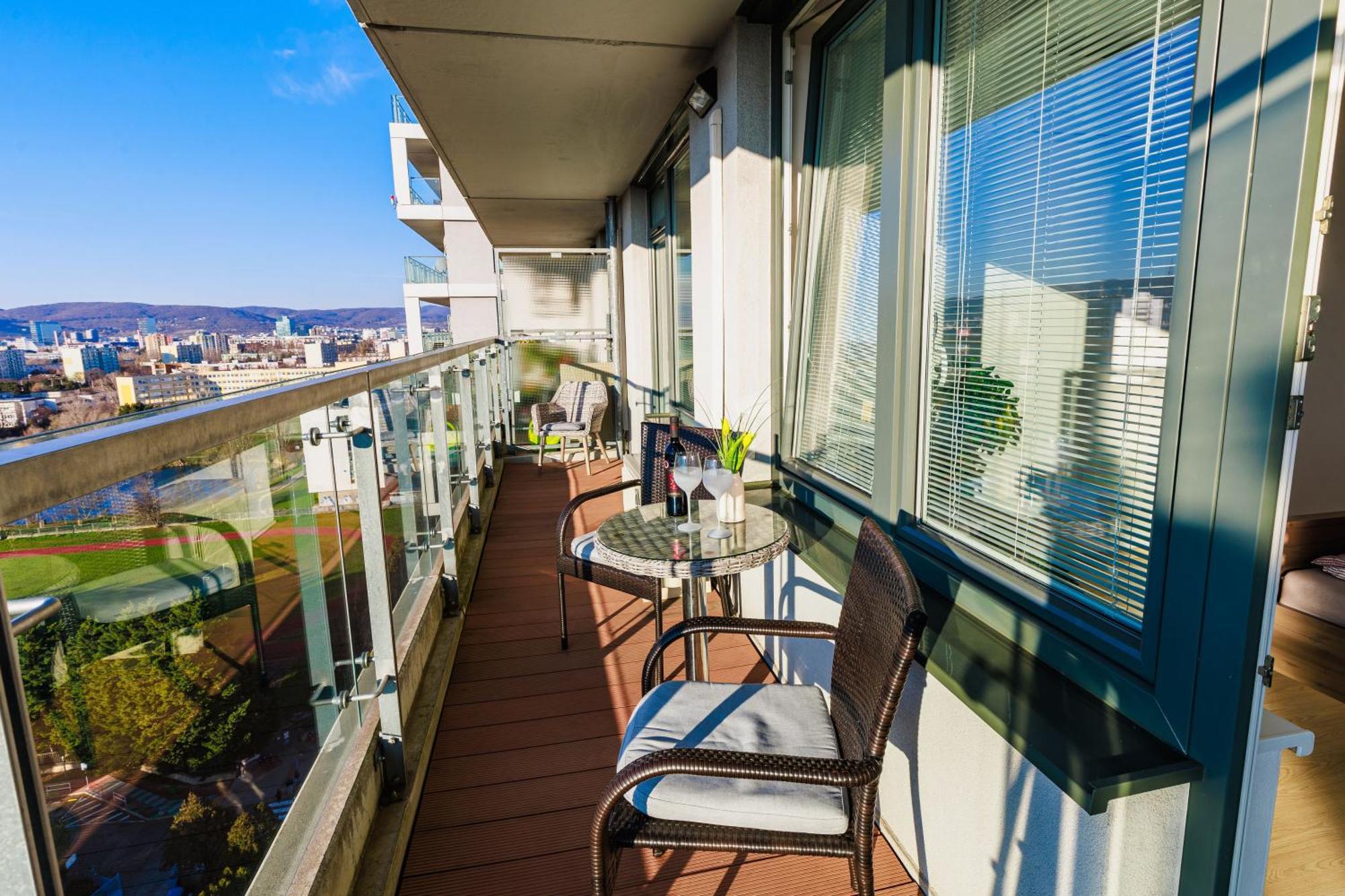 Sunny Apartment With Amazing Terrace On The 13Th Floor Near City Center Bratysława Zewnętrze zdjęcie