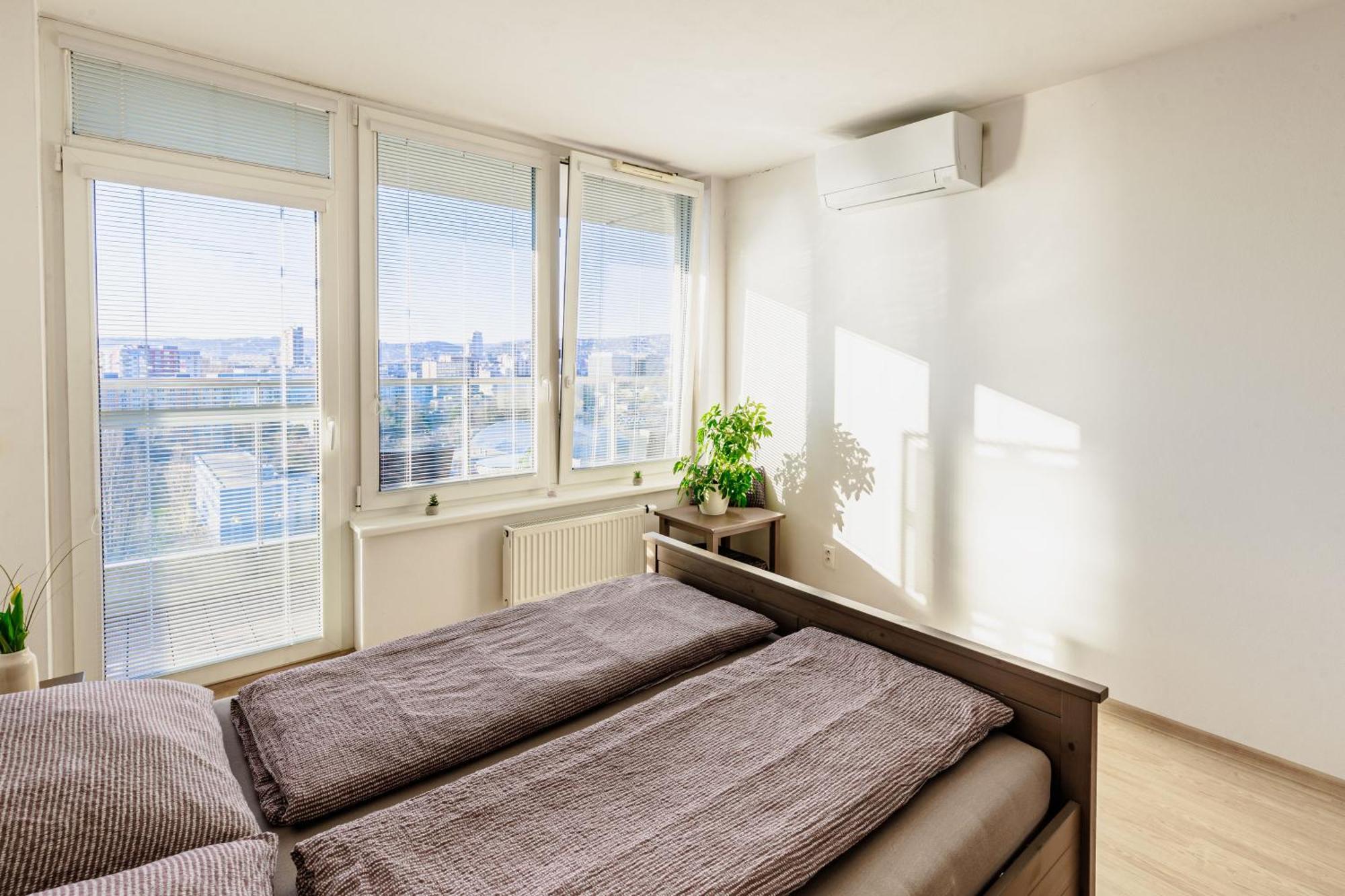 Sunny Apartment With Amazing Terrace On The 13Th Floor Near City Center Bratysława Zewnętrze zdjęcie