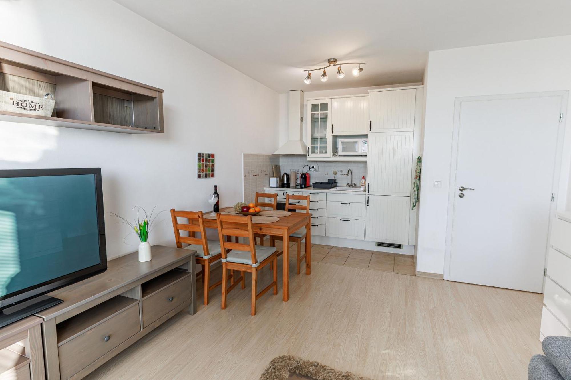 Sunny Apartment With Amazing Terrace On The 13Th Floor Near City Center Bratysława Zewnętrze zdjęcie